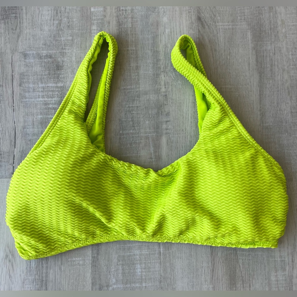 FOREVER 21 Lime Green Padded Textured Bikini Top Size Large